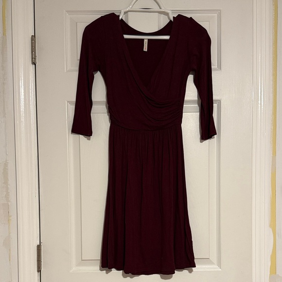 Gilli Dresses & Skirts - Gilli Deep Burgundy Long Sleeve Dress